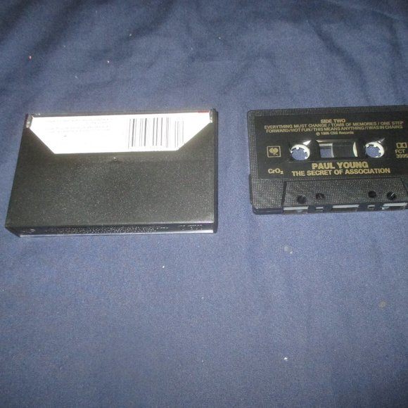Paul Young - The Secret of Association on cassette (CBS Records Canada, 1985) - Picture 2 of 2